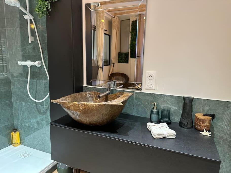 Mâcon Le Noumea, T2, Hyper-Centre, Square De La Paix 아파트 외부 사진